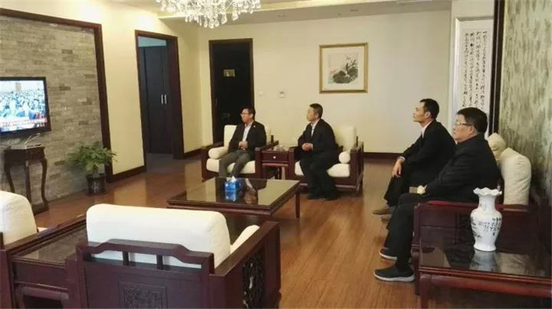 【学习贯彻十九大精神系列报道之一】AG亚娱平台集团党委组织收看十九大开幕式