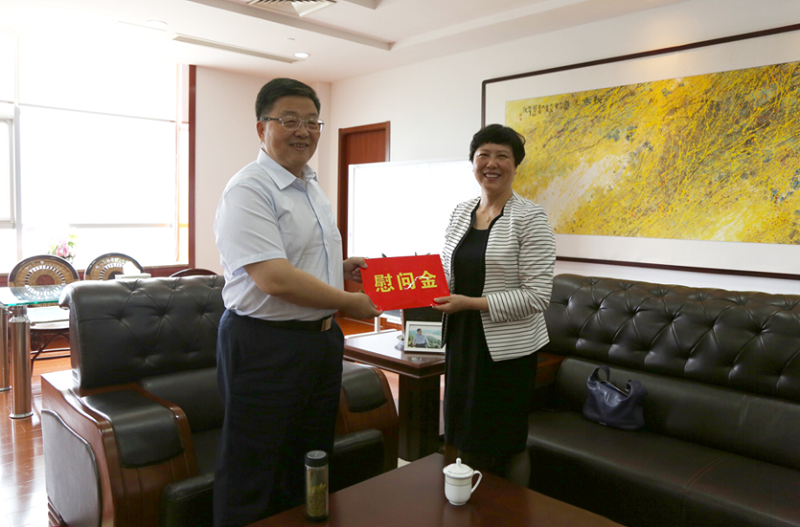 市科协主席许东方一行走访慰问AG亚娱平台药业优秀科技企业家肖伟董事长